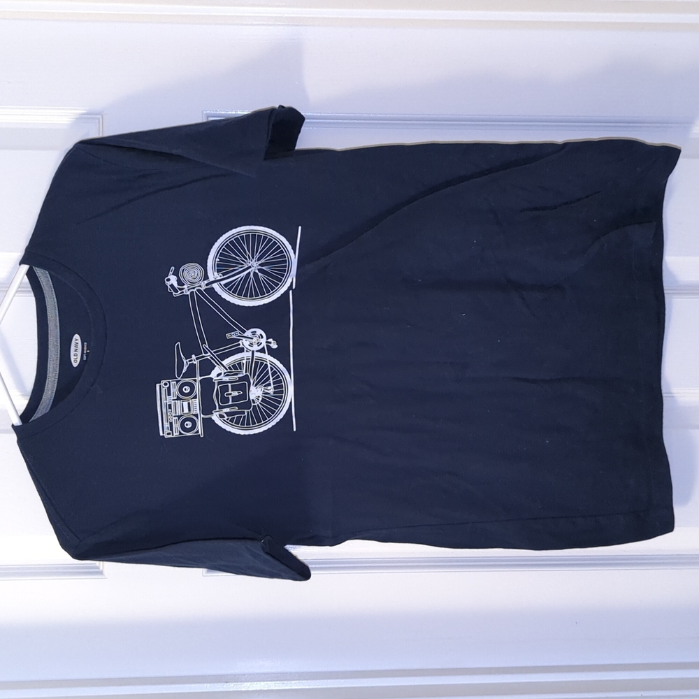 $5 Sale!! Old Navy Graphic T-shirt Crewneck